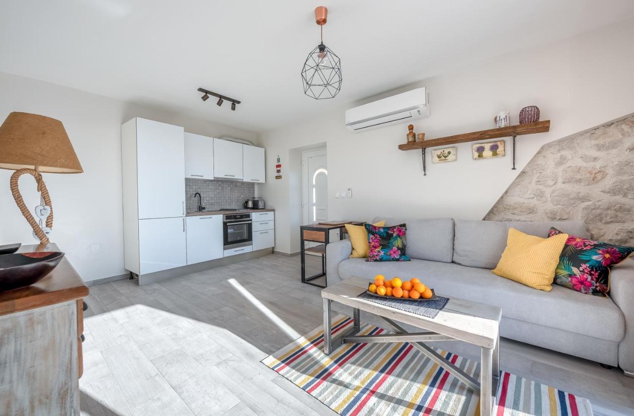 Izabela Apartment With Swimming Pool Babino Polje Zewnętrze zdjęcie